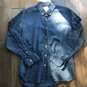 Men’s dark blue Billy Reid button down, slim fit.